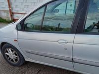 Usata Renault Scénic 102 CV (75 kW) 2001 Grigio Monovolume