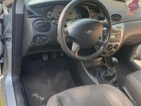 Usata Ford Focus 100 CV (73 kW) 2004 Grigio Berlina