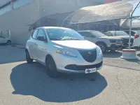 Usata Lancia Ypsilon 69 CV (50 kW) 2015 Argento Utilitaria
