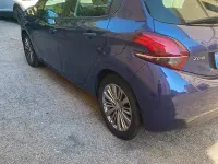 Usata Peugeot 208 82 CV (60 kW) 2016 Bluazzurro Utilitaria