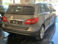 Usata Mercedes B180 Exclusive 109 CV (80 kW) 2015 Grigio Utilitaria