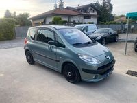 Usata Peugeot 1007 68 CV (50 kW) 2005 Grigio Monovolume