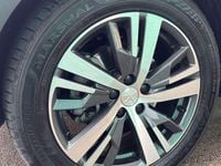 Usata Peugeot 5008 Allure 131 CV (96 kW) 2022 Bianco SUV