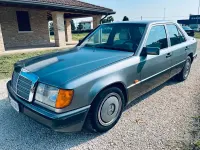 Usata Mercedes 200 122 CV (89 kW) 1992 Grigio Berlina