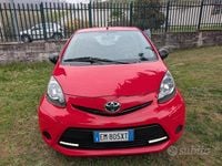 Usata Toyota Aygo Lounge 68 CV (50 kW) 2012 Rosso Utilitaria