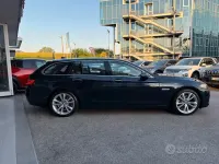 Usata BMW 520 Luxury Line 190 CV (139 kW) 2016 Blu Station wagon