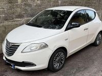 Usata Lancia Ypsilon Silver 69 CV (50 kW) 2012 Bianco Utilitaria