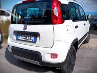 Usata Fiat Panda 4x4 S 95 CV (69 kW) 2018 Bianco Utilitaria