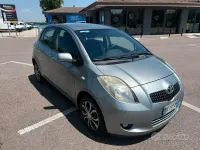 Usata Toyota Yaris 87 CV (63 kW) 2007 Grigio Utilitaria
