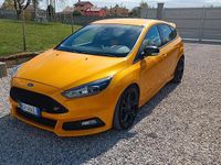 Usata Ford Focus ST 185 CV (136 kW) 2015 Giallo Berlina
