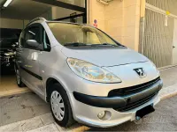 Usata Peugeot 1007 68 CV (50 kW) 2005 Grigio Monovolume
