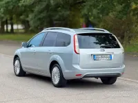 Usata Ford Focus 109 CV (80 kW) 2010 Grigio Station wagon