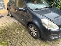 Usata Renault Clio II 75 CV (55 kW) 2007 Bianco Berlina