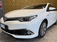 Usata Toyota Auris Touring Sports Lounge 99 CV (72 kW) 2016 Bianco Station wagon