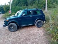 Usata Lada niva 81 CV (59 kW) 2010 Verde SUV