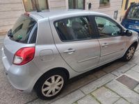 Usata Renault Clio II 75 CV (55 kW) 2011 Grigio Utilitaria
