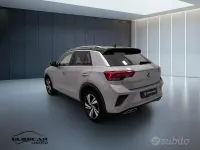 Usata VW T-Roc R-line 116 CV (85 kW) 2023 Argento SUV