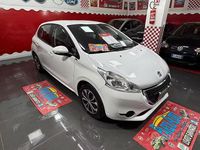 Usata Peugeot 208 Active 68 CV (50 kW) 2014 Bianco Utilitaria