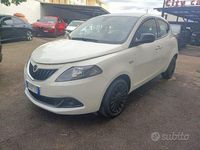 Usata Lancia Ypsilon Silver 69 CV (50 kW) 2021 Bianco pastello Utilitaria