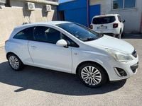 Usata Opel Corsa 86 CV (63 kW) 2011 Bianco Berlina