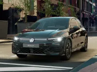 Nuova VW Golf VIII R-line Plus 150 CV (110 kW) 2026 Grenadill black metallizzato Berlina