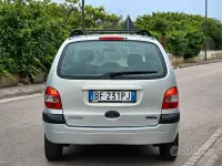 Usata Renault Scénic 107 CV (78 kW) 2000 Grigio Monovolume