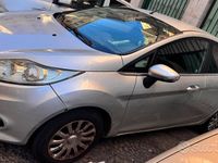Usata Ford Fiesta 90 CV (66 kW) 2009 Grigio Utilitaria