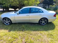 Usata Mercedes E220 150 CV (110 kW) 2002 Grigio Berlina