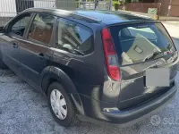 Usata Ford Focus 90 CV (66 kW) 2006 Grigio Station wagon