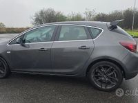 Usata Opel Astra Cosmo 110 CV (80 kW) 2011 Marrone Berlina