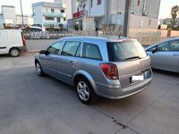 Usata Opel Astra Enjoy 101 CV (74 kW) 2007 Argento Station wagon