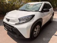 Usata Toyota Aygo 72 CV (52 kW) 2024 Bianco Utilitaria