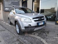 Usata Chevrolet Captiva 150 CV (110 kW) 2008 Grigio SUV