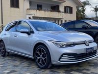Usata VW Golf VIII Life 116 CV (85 kW) 2021 Argento Berlina