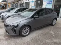 Ny Renault Clio V Evolution 90 HK (66 kW) 2026 Grå Sedan