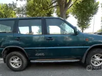 Usata Nissan Terrano SE 101 CV (74 kW) 1996 Verde SUV
