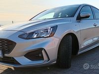 Usata Ford Focus 125 CV (91 kW) 2020 Grigio Berlina