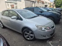 Usata Opel Astra 101 CV (74 kW) 2010 Grigio Berlina