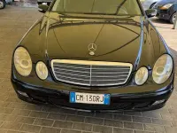 Usata Mercedes E220 Classic 150 CV (110 kW) 2004 Nero Berlina