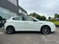 Usata Alfa Romeo Giulietta Exclusive 170 CV (125 kW) 2015 Bianco Utilitaria