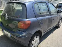 Usata Toyota Yaris 65 CV (47 kW) 2003 Bluazzurro Berlina