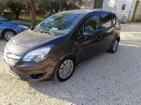 Usata Opel Meriva 110 CV (80 kW) 2014 Gray Monovolume