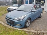 Usata Hyundai i20 75 CV (55 kW) 2015 Gray Berlina