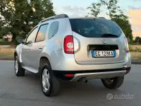 Usata Dacia Duster Lauréate 105 CV (77 kW) 2011 Grigio SUV