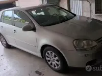 Usata VW Golf V 102 CV (75 kW) 2008 Grigio Utilitaria