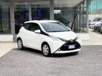 Usata Toyota Aygo 69 CV (50 kW) 2016 Bianco Utilitaria