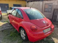 Usata VW New Beetle 102 CV (75 kW) 2001 Rosso Utilitaria