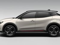 Nuova Alfa Romeo Junior Edizione Speciale 136 CV (100 kW) 2025 Avorio galleria con tetto nero SUV