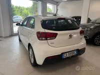 Usata Kia Rio 82 CV (60 kW) 2020 Bianco Berlina