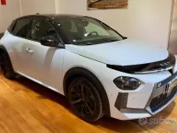 Usata Lancia Ypsilon 101 CV (74 kW) 2025 Bianco Utilitaria
